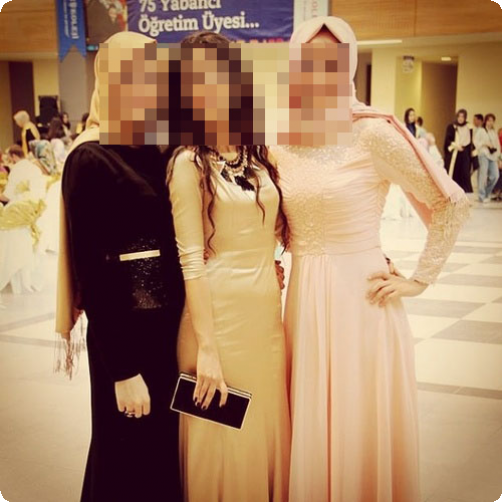 فساتين للمحجبات موضة 2025