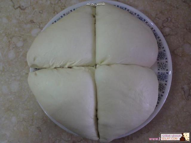 طريقة صناعة الخبز المحشو بالخطوات المصوره
