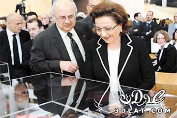 النيابة المصرية تحقق في حصول سوزان مبارك على مجوهرات ملكية