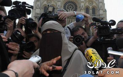 بالصور . . اعتداء شرطة فرنسا على 3 نساء لارتدائهن الحجاب