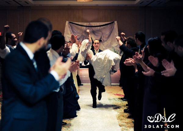 عريس سعودى يلقى بعروسه على الأرض ليلة الزفاف ثم يبكى
