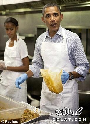 بالصور .. أوباما يبحث عن عمل جديد فى المطبخ