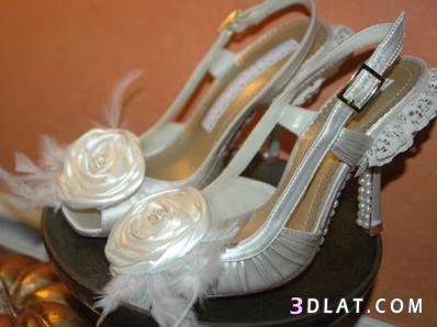 احذية للعروسة مزينة بالريش