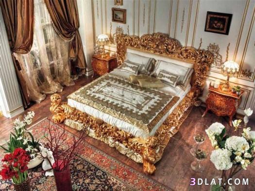 غرف نوم باللون السكري والذهبي