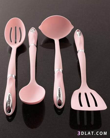 ادوات مطبخية باللون الوردي