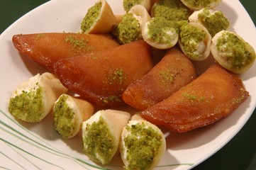 حلويات عربية لذيذة