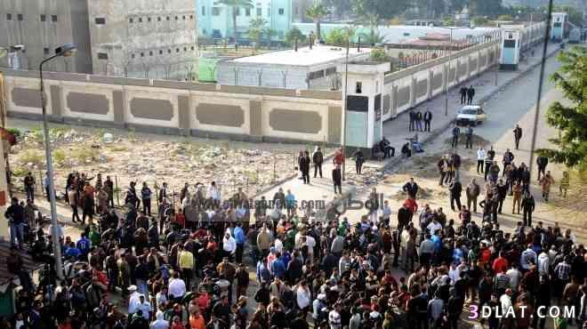استشهاد ضابط شرطة أمام سجن بورسعيد فى الاشتباكات مع أهالي المتهمين