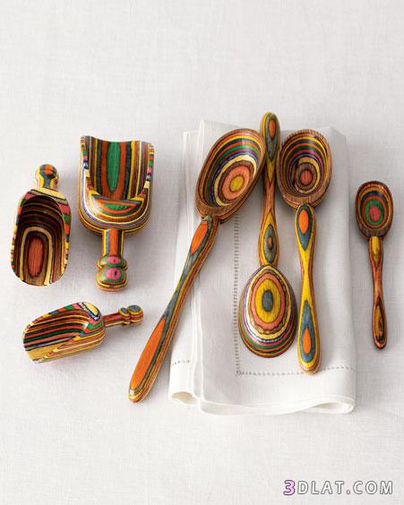 ادوات للمطبخ بالوان زاهية وجديدة وجميلة