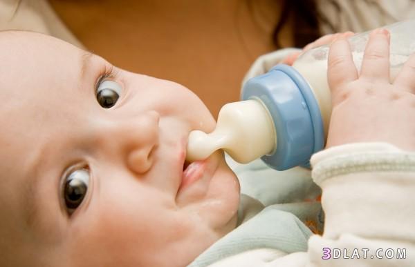 أخطاء تقوم بها الأمهات عند ارضاع الطفل من الزجاجة