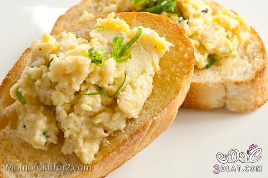 طريقة سهلة ولذيذة لتقديم البيض المحمر مع الخبز,وصفة إفطار جديدة