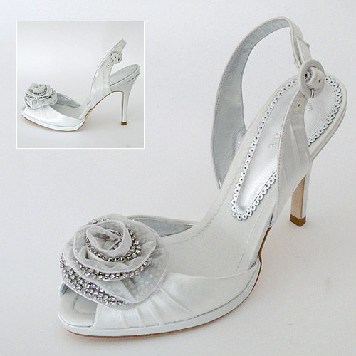 احذية حديثة للعروس 2024 احدت احذية كعب عالي للعروسة 2024 احذية كعب عالي روعة للع