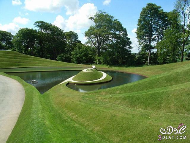 حدائق غاية في الجمال والتصميم,تصميم الفنان تشارلز جينكس