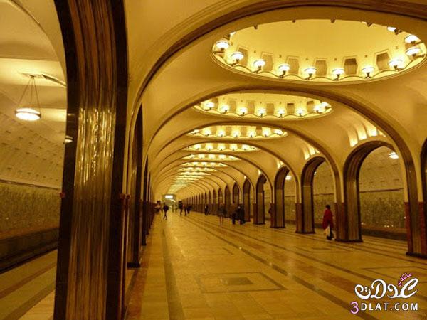 صورمحطات مترو موسكو أشبه بالقصور والمتاحف