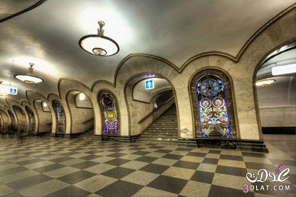 صورمحطات مترو موسكو أشبه بالقصور والمتاحف