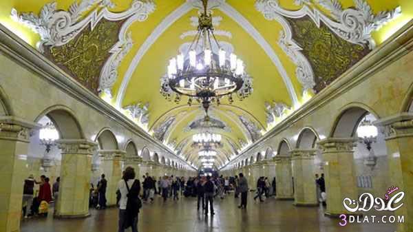 محطة مترو موسكو اشبه بالقصور والمتاحف