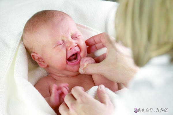 ١٣ سببا لبكاء طفلك الرضيع، كيف تعرفين لماذا يبكي طفلك، اسباب بكاء الرضيع