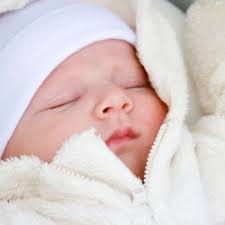 علامات شعور الرضيع بالبرد شتاءا, علامات إحساس المولود بالصقيع,حماية المولود من الصقيع