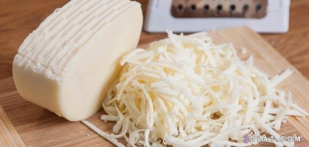 عمل الجبنة الموزيريلا في البيت، كيفية صنع جبنة الموزاريلا.