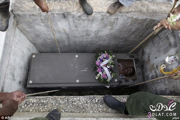 صور: رجل كوبي يُدفن حياً عادات وتقاليد موروثة غريبة وعجيبة