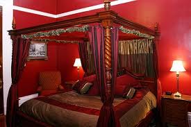 غرف نوم رومانسية2024 غرف نوم 2024 للعرائس 2024 اوض نوم رومانسية باللون الاحمر