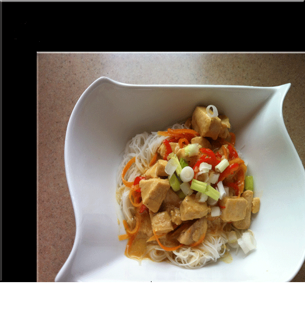 شعيرية الأرز بالدجاج من المطبخ التايلندي , طريقة شعيرية الأرز