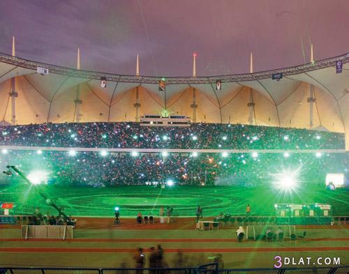 الرياض: منصة الألعاب النارية تصيب الجمهور باستاد الملك فهد الدولي