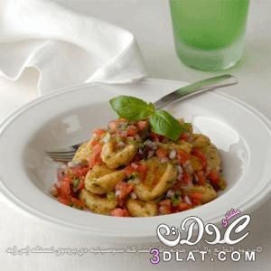 طبق نيوكي بالأعشاب مع صلصة الطماطم من المطبخ الايطالى
