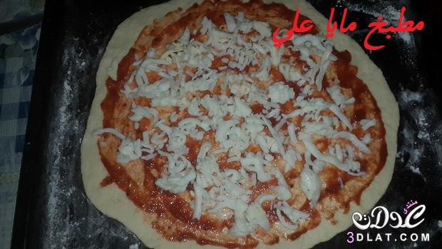 بيتزا السوسيس بأصابع السوسيس والجبنة  المميزة من مطبخ مايا علي