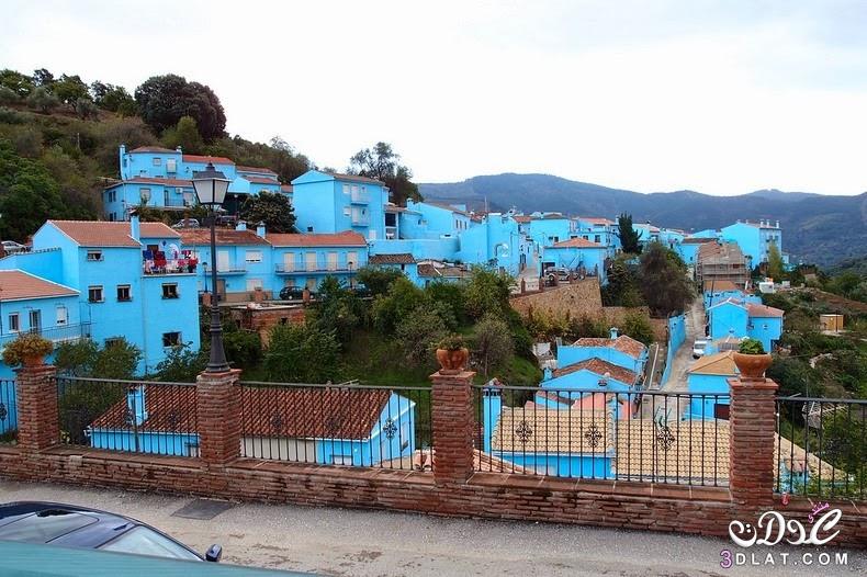 هل تعرفون القرية الزرقاء باسبانيا