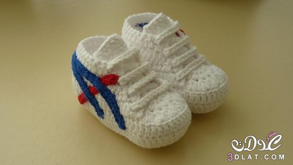 أحذية كروشية بتصميم رياضي للأطفال ، احذية الشتاء من الكروشيه ، احذيه اطفال كروشيه