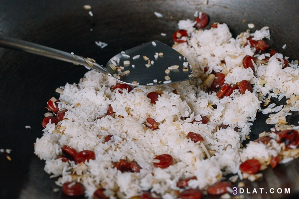 أرز مقلى بالنقانق , طريقه تحضير أرز مقلى بالنقانق والخضار بالخطوات المصوره