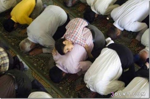 تخفيف الصلاة لبكاء الصبي حمل الصبي في الصلاة