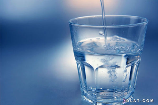 احظروا شرب الماء بكثرة،  أضرار شرب الماء بكثرة ،كثرة شرب الماء بإفراط في و