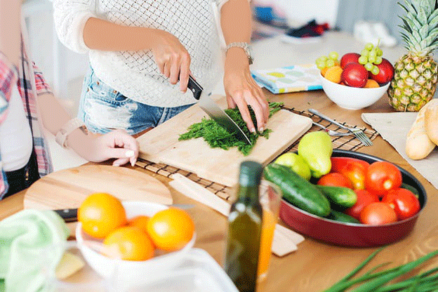 8 نصائح مطبخية بسيطة تجعل حياتك أسهل , أفضل النصائح المطبخية لربة المنزل