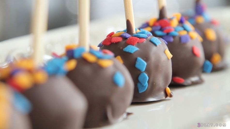 طريقة عمل بوبس كيك الشوكولاته للأطفال ،وصفة مصورة بوبس كيك الشوكولاته تحضير