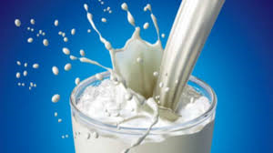 السعرات الحرارية في أنواع الحليب المختلفة