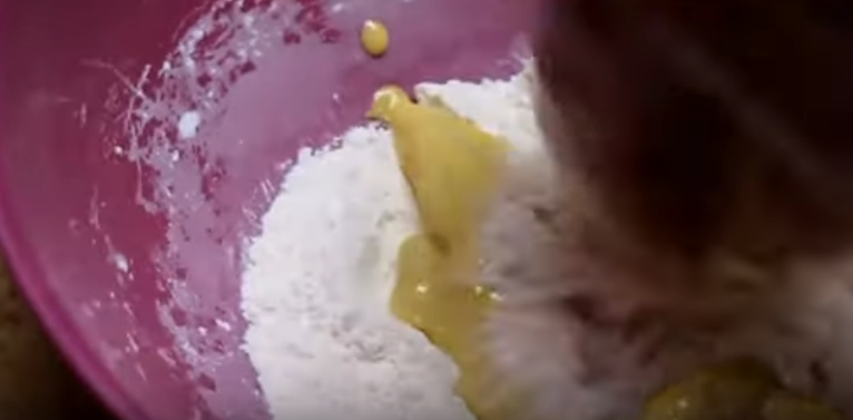 طريقة عمل صدور الدجاج المقلية المقرمشة ، تحضيرصدور الدجاج المقلية المقرمشة