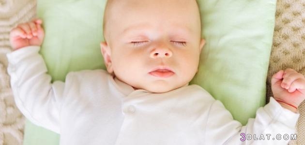 نوم الطفل الرضيع لفترات طويلة، اسباب نوم الطفل الرضيع، متي يكون نوم الطفل ص