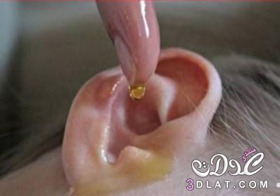 لن تصدقوا ماذا يحصل بعد وضع قطرات الزيت داخل الأذن؟