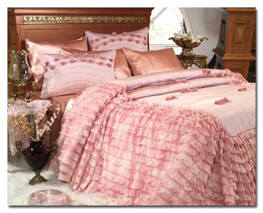 مفارش سرير ليلة الدخلة لعروس 2024 - تصميمات حديثة لمفارش السرير المودرن - مفرش سرير فخم مطرز لعروس 2024