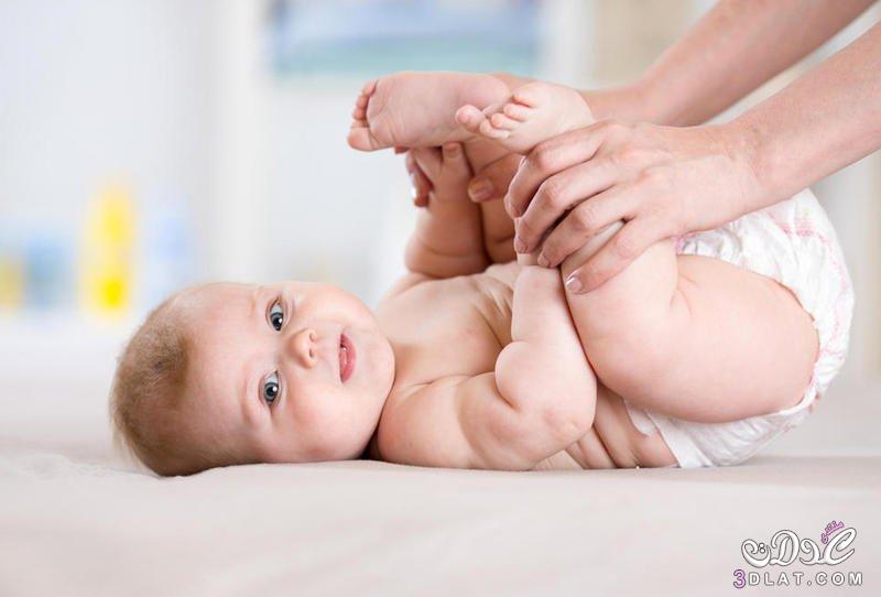 تمرينات للمولود من عمر شهرين إلى ستة أشهر