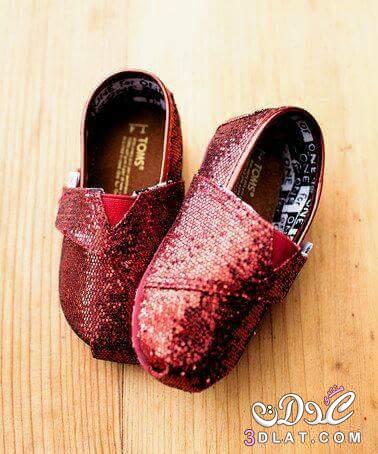 أحذية بألوان براقة للأطفال شوزات جميلة جدا للأطفال الصغار