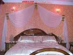تصاميم متعددة لديكور تاج السرير