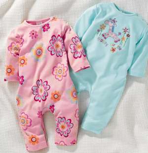 اولا : ملابس الطفل المولود