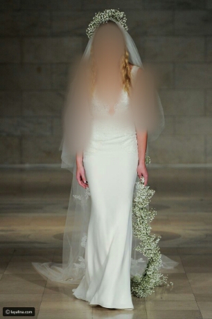 مجموعة فساتين زفاف ريم عكرا لخريف 2024 مزينة بالورود البرية