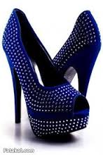 احذية باللون الازرق