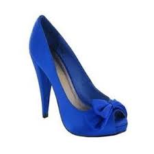 احذية باللون الازرق