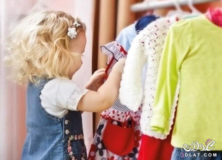 هل يجب ان تتركي طفلك يختار ملابسه بنفسه؟