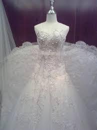 اجمل فساتين زفاف 2024 , صور فستان زفاف جديدة 2024 -
