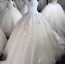 اجمل فساتين زفاف 2024 , صور فستان زفاف جديدة 2024 -